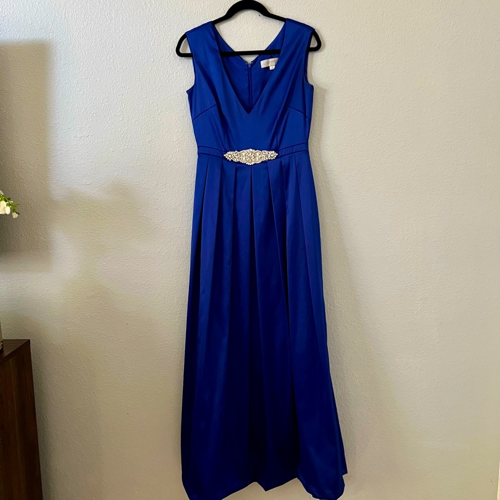 Like New Tahari Blue Gown